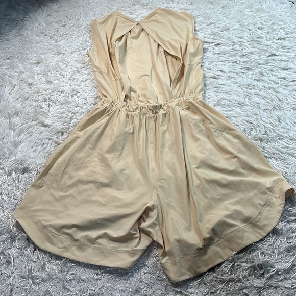 Lululemon Lightweight High-Neck Romper Prosecco - Picture 8 of 11